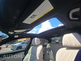 2021 BMW 5 Series Sedan M550i xDrive - miniatura 8