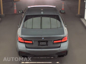 2021 BMW 5 Series Sedan M550i xDrive - miniatura 5