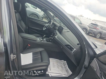 2021 BMW 5 Series Sedan M550i xDrive - miniatura 8