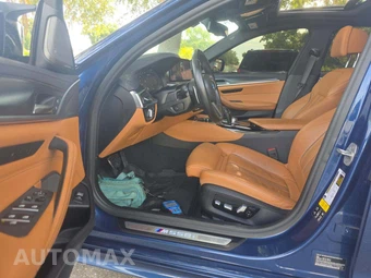 2021 BMW 5 Series Sedan M550i xDrive - miniatura 3