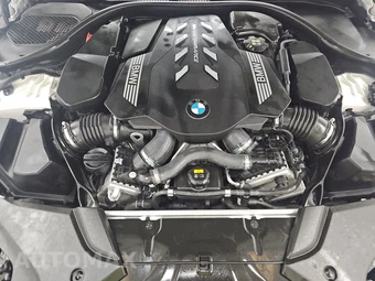 2021 BMW 5 Series Sedan M550i xDrive - miniatura 15