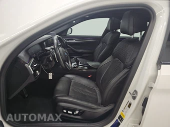 2021 BMW 5 Series Sedan M550i xDrive - miniatura 7