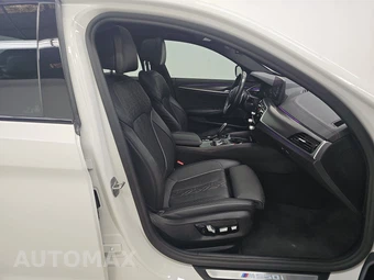 2021 BMW 5 Series Sedan M550i xDrive - miniatura 8