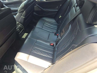 2021 BMW 5 Series Sedan M550i xDrive - miniatura 12