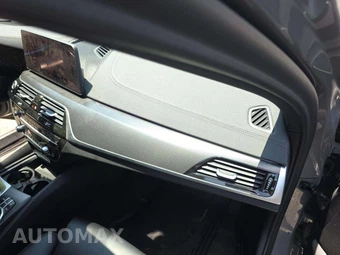 2021 BMW 5 Series Sedan M550i xDrive - miniatura 18