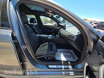 2021 BMW 5 Series Sedan M550i xDrive - miniatura 15