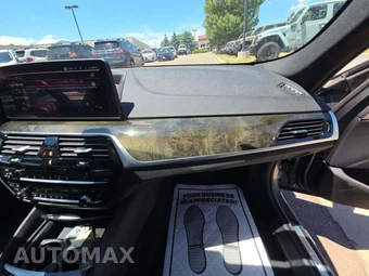 2021 BMW 5 Series Sedan M550i xDrive - miniatura 16