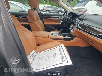 2021 BMW 7 Series Sedan 740i - miniatura 8