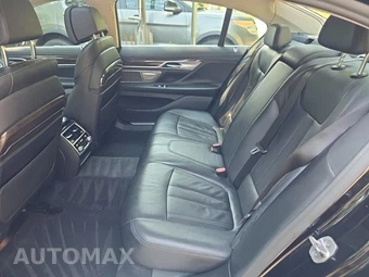 2021 BMW 7 Series Sedan 740i – miniatura 16