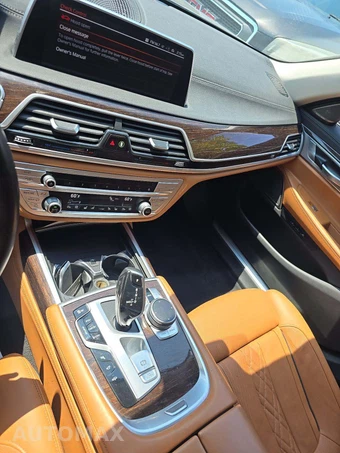 2021 BMW 7 Series Sedan 750i xDrive - miniatura 10