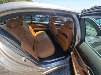 2021 BMW 7 Series Sedan 750i xDrive - miniatura 16