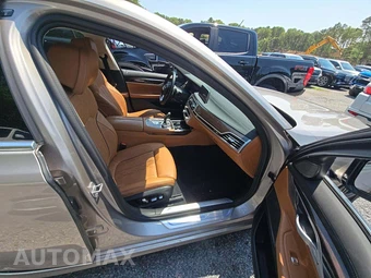 2021 BMW 7 Series Sedan 750i xDrive - miniatura 18