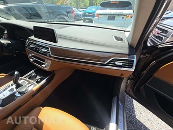 2021 BMW 7 Series Sedan 750i xDrive - miniatura 19