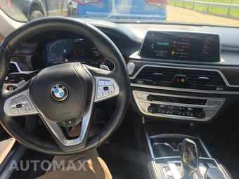 2021 BMW 7 Series Sedan 750i xDrive - miniatura 11