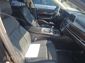 2021 BMW 7 Series Sedan 750i xDrive - miniatura 8