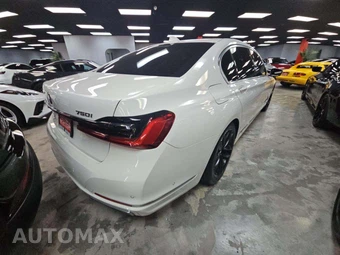 2021 BMW 7 Series Sedan 750i xDrive - miniatura 3