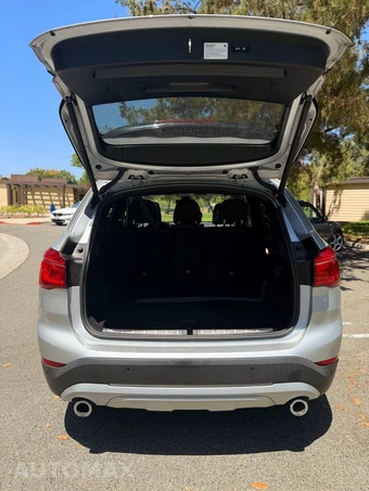 2021 BMW X1 Sports Activity Vehicle xDrive28i - miniatura 3