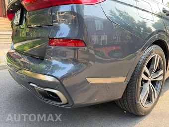 2021 BMW X7 Sports Activity Vehicle M50i - miniatura 16