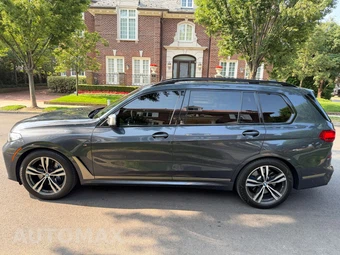 2021 BMW X7 Sports Activity Vehicle M50i - miniatura 3