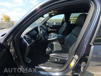 2021 BMW X7 Sports Activity Vehicle M50i - miniatura 3