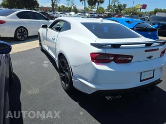 2021 Chevrolet Camaro LT1 Coupe 1LZ - miniatura 2