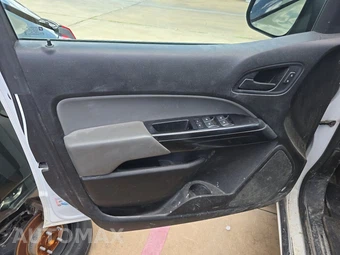 2021 Chevrolet Colorado WT Crew Cab Medium Bed 4WT – miniatura 9