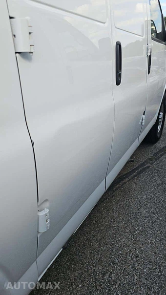 2021 Chevrolet Express 2500 Cargo Van 1WT 135.2" WB - miniatura 27