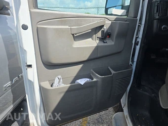 2021 Chevrolet Express 2500 Cargo Van 1WT 135.2" WB – miniatura 9