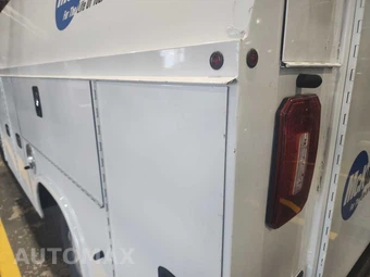 2021 Chevrolet Express 3500 Cutaway 1WT - miniatura 19