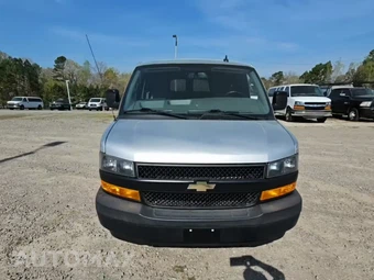 2021 Chevrolet Express 3500 Passenger Van LS 1LS 155.1" WB – miniatura 2