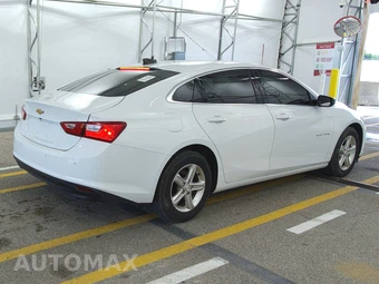 2021 Chevrolet Malibu LS 1FL – miniatura 4