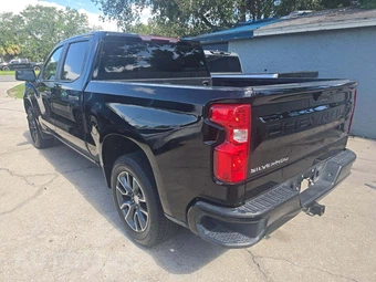 2021 Chevrolet Silverado 1500 Custom Crew Cab Short Bed 1CX - miniatura 2