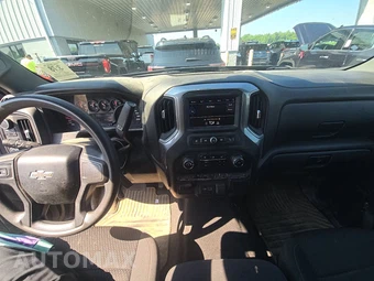 2021 Chevrolet Silverado 1500 Custom Trail Boss Crew Cab Short Bed 2CX - miniatura 11