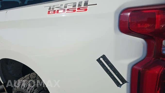 2021 Chevrolet Silverado 1500 Custom Trail Boss Crew Cab Short Bed 2CX - miniatura 23