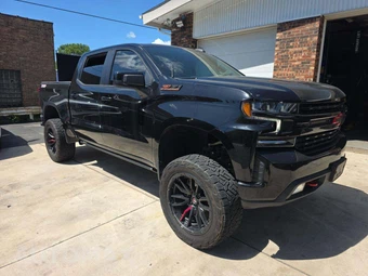 2021 Chevrolet Silverado 1500 LT Trail Boss Crew Cab Short Bed 2LT - miniatura 4