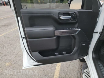2021 Chevrolet Silverado 1500 LTZ Crew Cab Short Bed 1LZ - miniatura 9