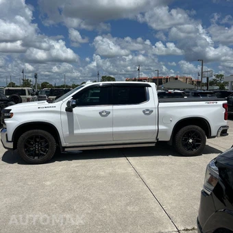 2021 Chevrolet Silverado 1500 LTZ Crew Cab Short Bed 1LZ - miniatura 3