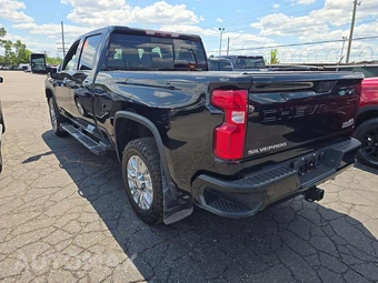 2021 Chevrolet Silverado 2500HD High Country Crew Cab Medium Bed - miniatura 2