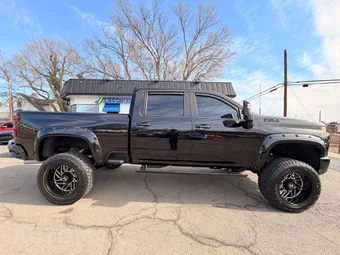 2021 Chevrolet Silverado 2500HD LTZ Crew Cab Medium Bed 1LZ - miniatura 8