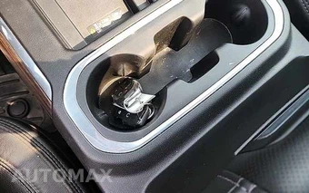 2021 Chevrolet Silverado 3500HD High Country Crew Cab Medium Bed - miniatura 16