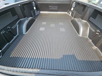 2021 Chevrolet Silverado 3500HD LT Crew Cab Long Bed - miniatura 16