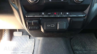 2021 Chevrolet Silverado 3500HD LT Crew Cab Long Bed 1LT - miniatura 18