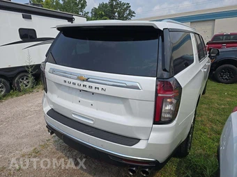 2021 Chevrolet Suburban High Country 3LZ - miniatura 3