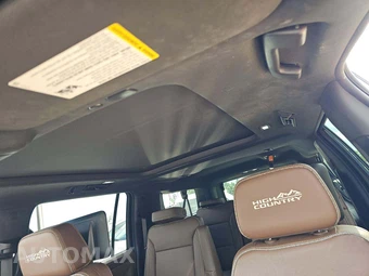 2021 Chevrolet Suburban High Country 3LZ - miniatura 11