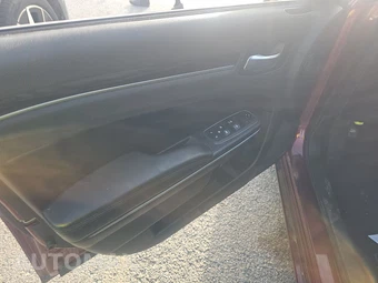 2021 Chrysler 300 Touring – miniatura 9