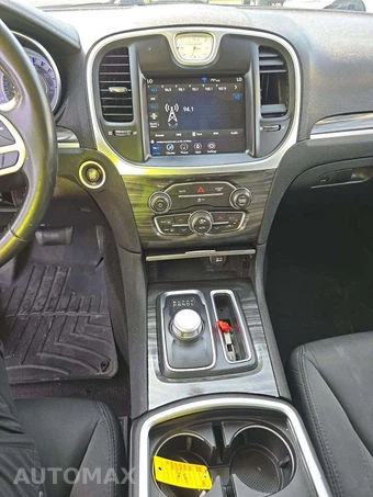 2021 Chrysler 300 Touring – miniatura 10