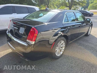 2021 Chrysler 300 Touring – miniatura 3