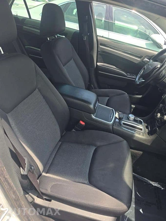 2021 Chrysler 300 Touring – miniatura 18