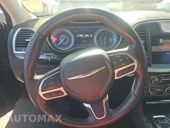 2021 Chrysler 300 Touring L – miniatura 10