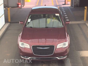 2021 Chrysler 300 Touring L – miniatura 2
